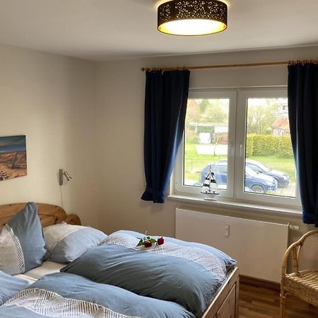 Wohnung 9 Meer-Ruhe Im Haus Stranddistel Komfortable Ferienwohnung Im 1 Og Fuer 4 Personen In Цингст Екстериор снимка