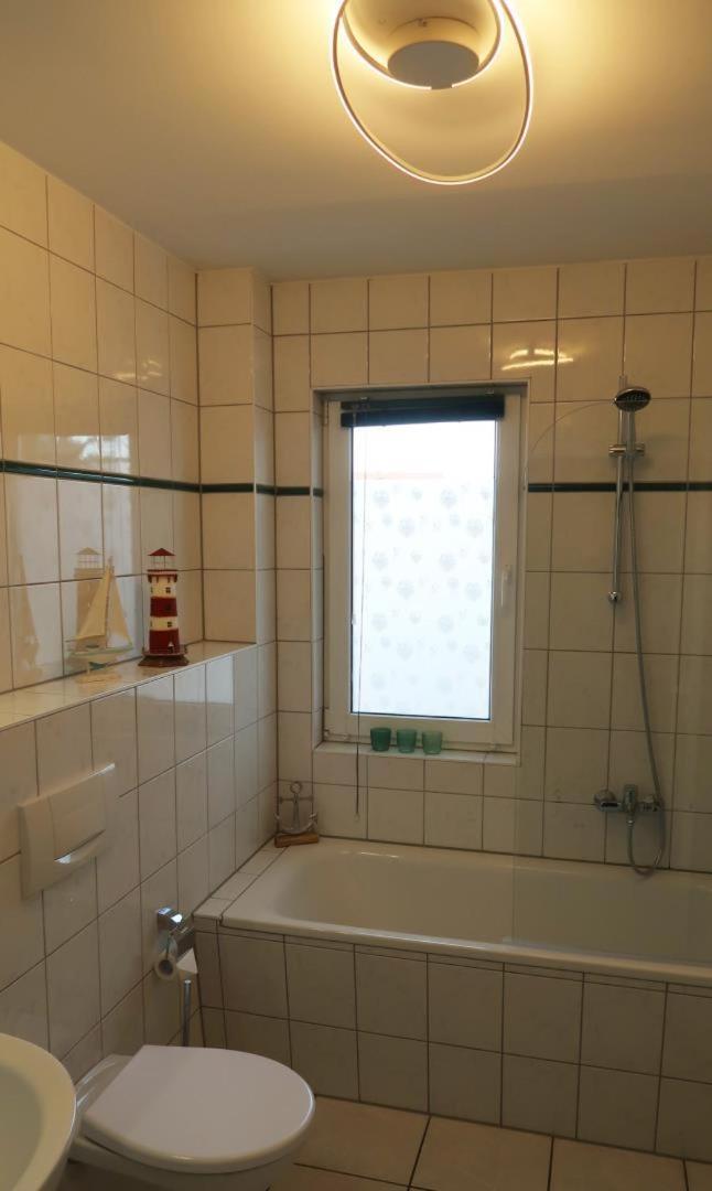 Wohnung 9 Meer-Ruhe Im Haus Stranddistel Komfortable Ferienwohnung Im 1 Og Fuer 4 Personen In Цингст Екстериор снимка