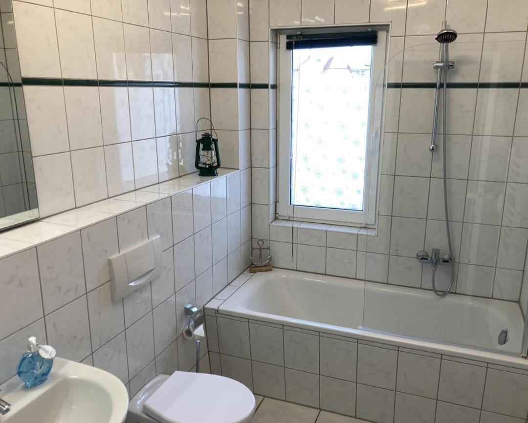 Wohnung 9 Meer-Ruhe Im Haus Stranddistel Komfortable Ferienwohnung Im 1 Og Fuer 4 Personen In Цингст Екстериор снимка