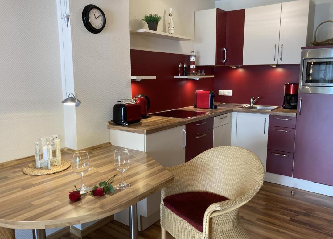 Wohnung 9 Meer-Ruhe Im Haus Stranddistel Komfortable Ferienwohnung Im 1 Og Fuer 4 Personen In Цингст Екстериор снимка