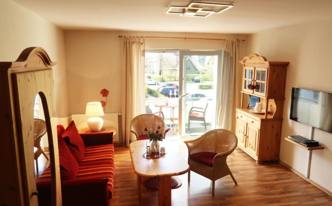 Wohnung 9 Meer-Ruhe Im Haus Stranddistel Komfortable Ferienwohnung Im 1 Og Fuer 4 Personen In Цингст Екстериор снимка
